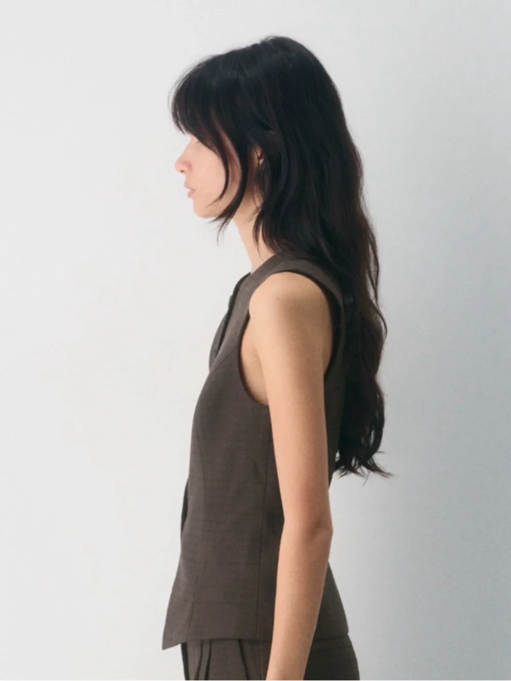 Aritzia Wilfred Tailored Brown Sleeveless Vest - Picture 3 of 6